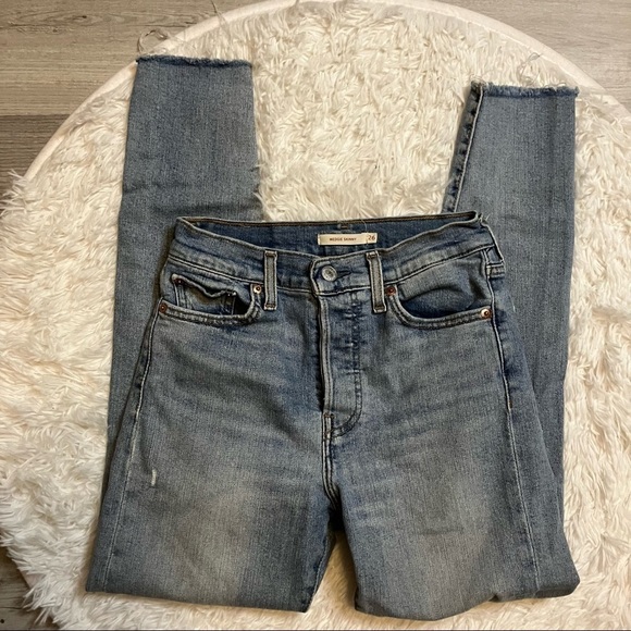 LEVI’S Light Blue High Waisted Wedgie Fit Skinny Jeans - Picture 2 of 12